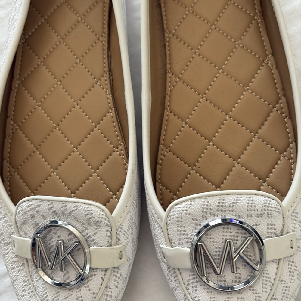 Michael Kors White and Tan Quilted Flats - Picture 4 of 6